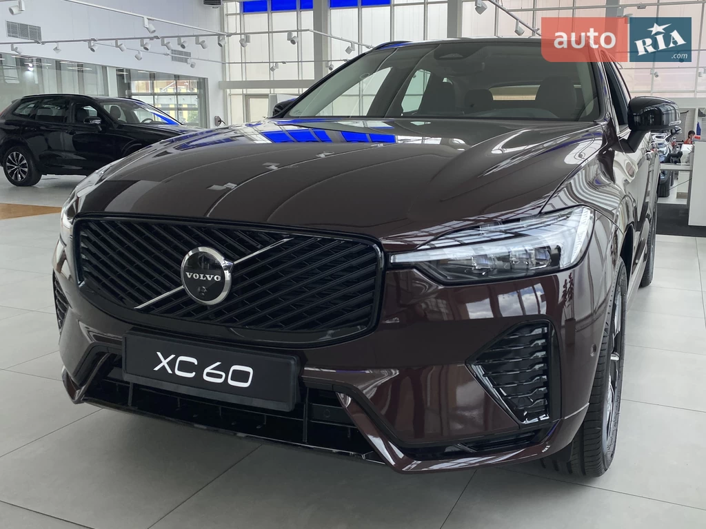 Volvo XC60 Plus Dark