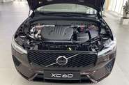 Volvo XC60 Plus Dark