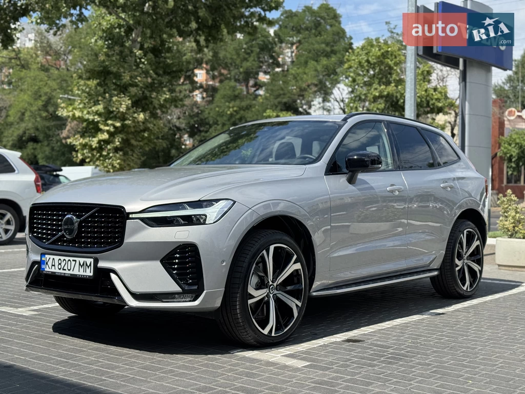 Volvo XC60 Ultra Dark