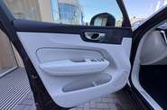Volvo XC60 Plus Dark