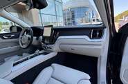 Volvo XC60 Plus Dark