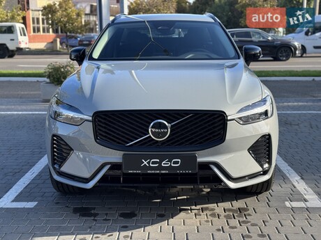 Volvo XC60 2025