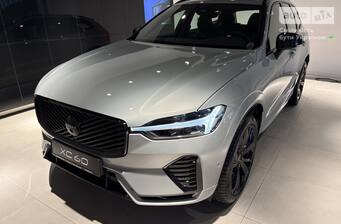 Volvo XC60 2025 Plus Black Edition