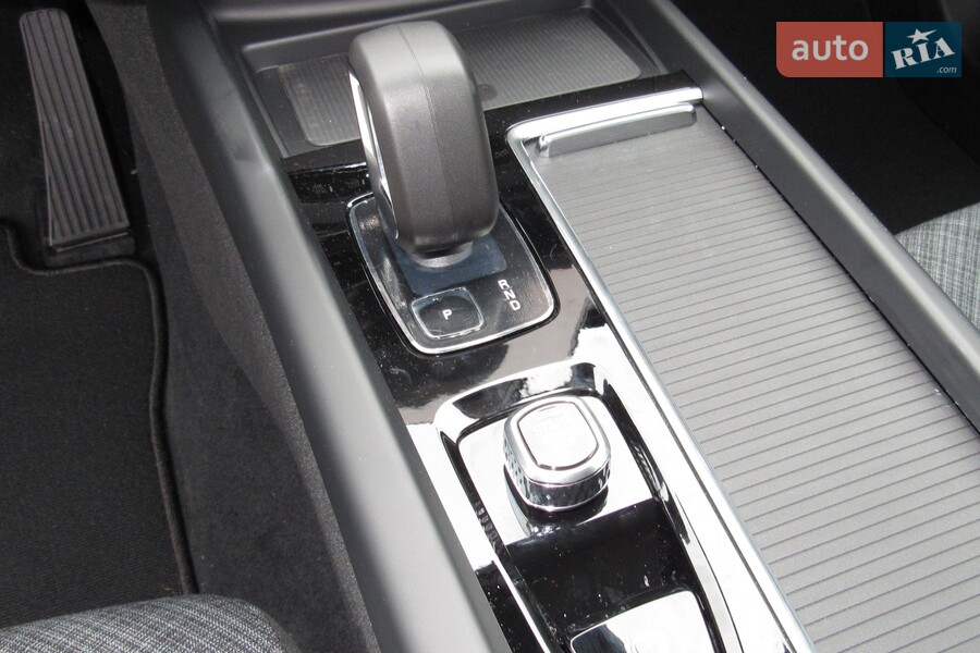 Volvo XC60 - фото 14