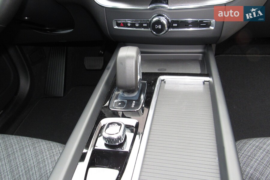 Volvo XC60 - фото 16