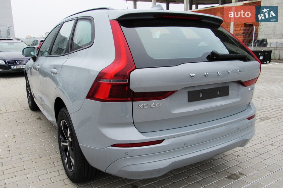 Volvo XC60 - фото 7
