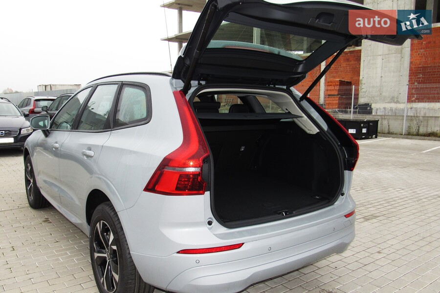 Volvo XC60 - фото 10
