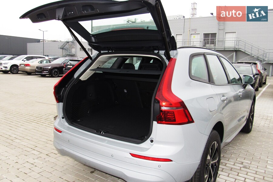 Volvo XC60 - фото 11