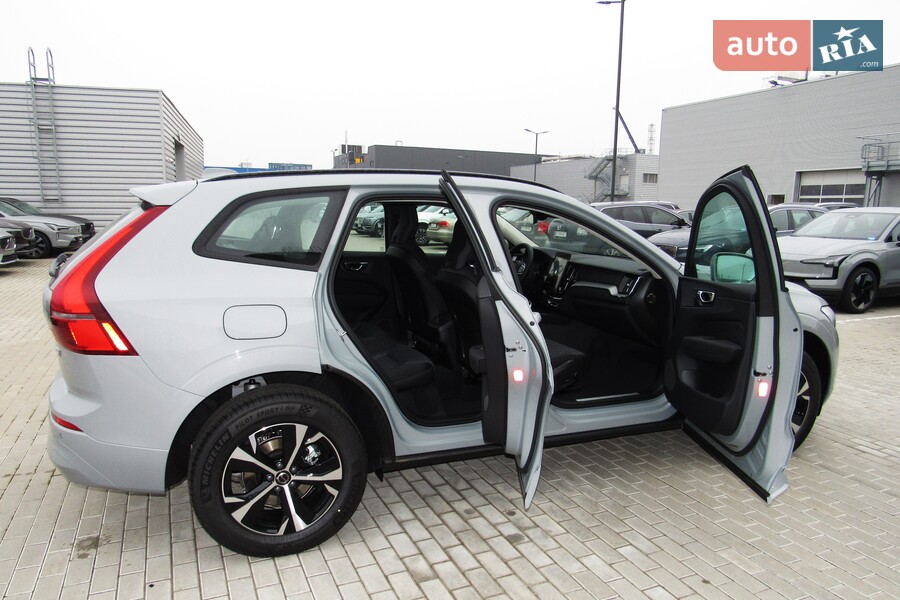 Volvo XC60 - фото 12