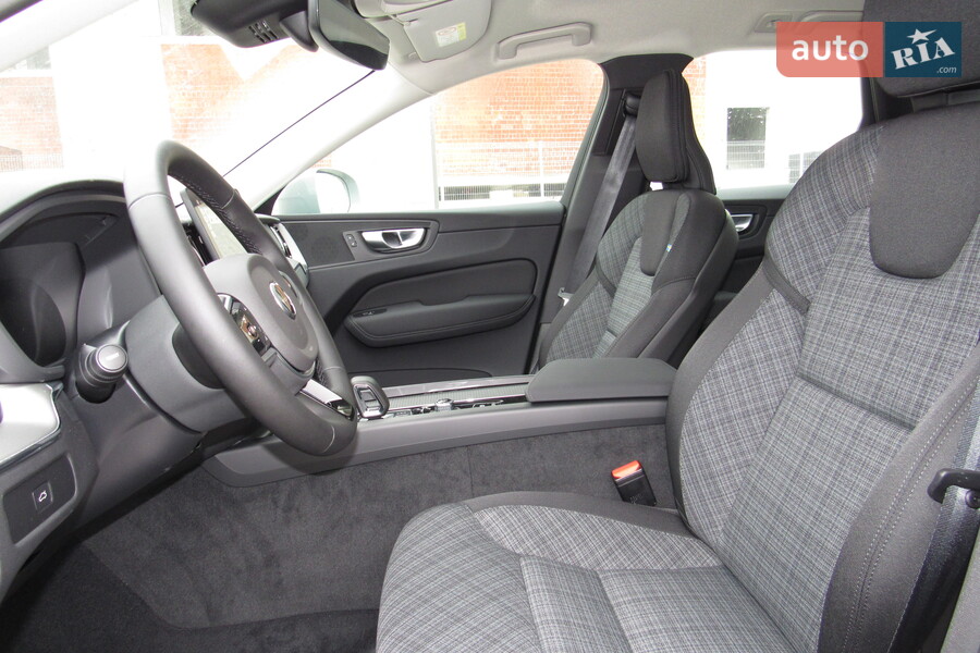 Volvo XC60 - фото 19