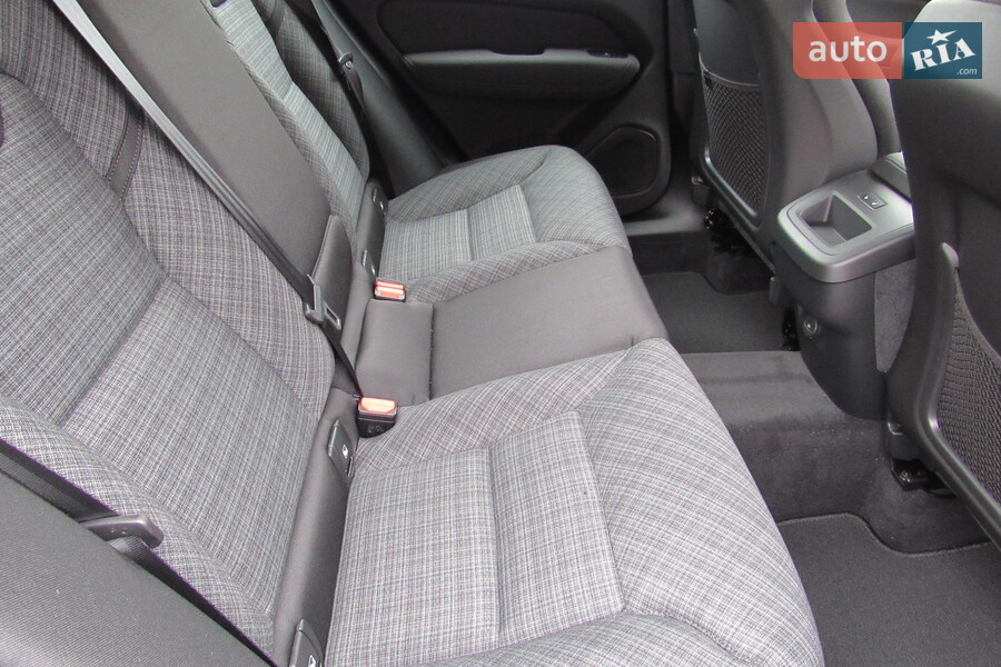 Volvo XC60 - фото 23