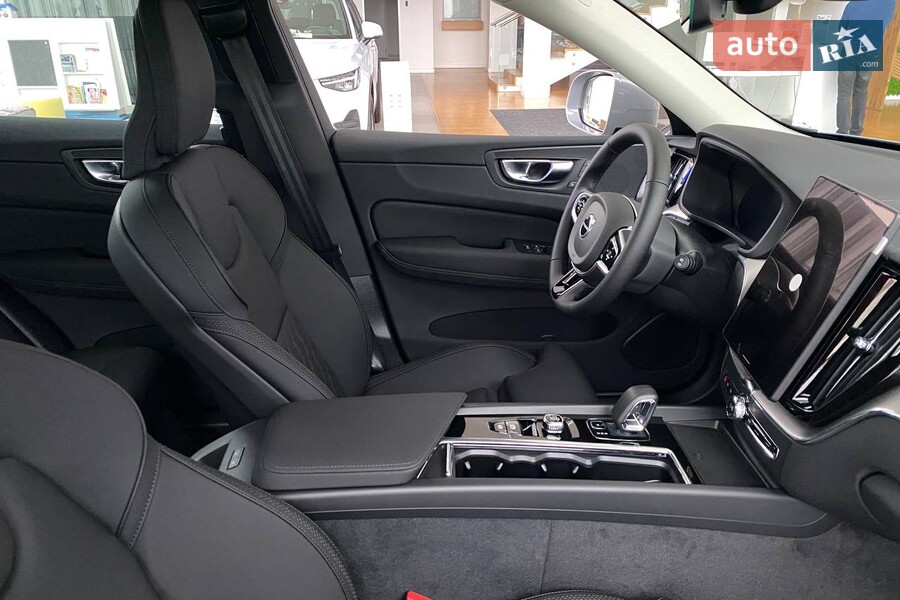Volvo XC60 - фото 11