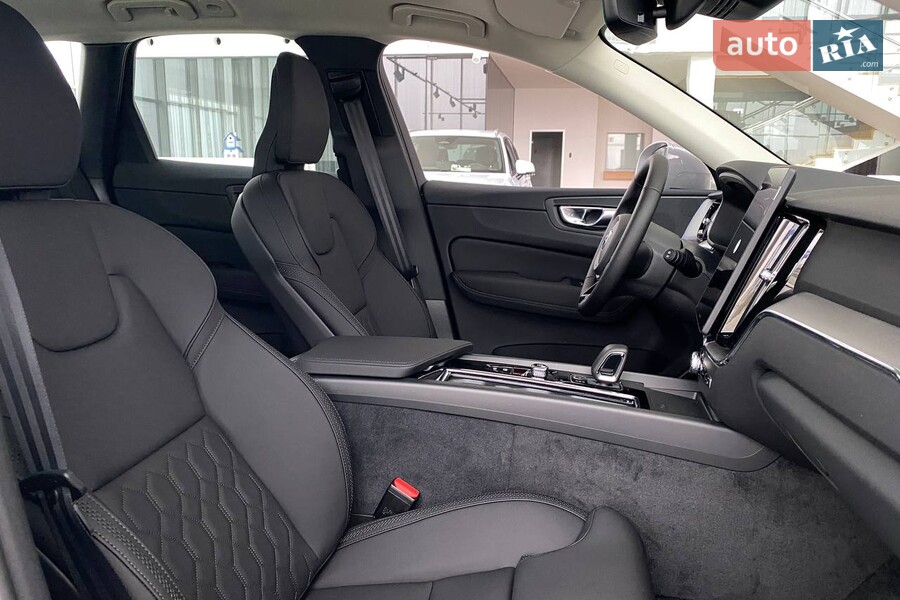 Volvo XC60 - фото 12