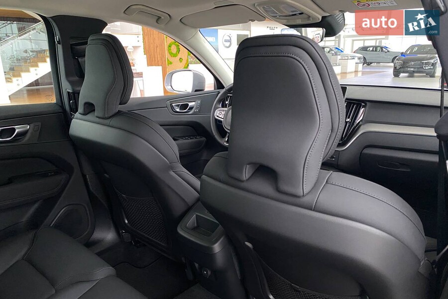 Volvo XC60 - фото 14