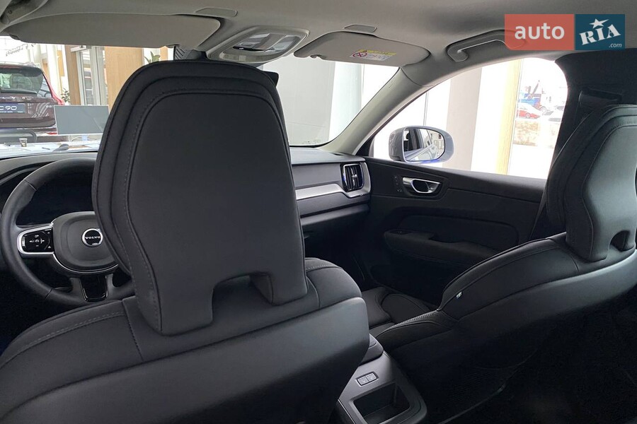 Volvo XC60 - фото 17