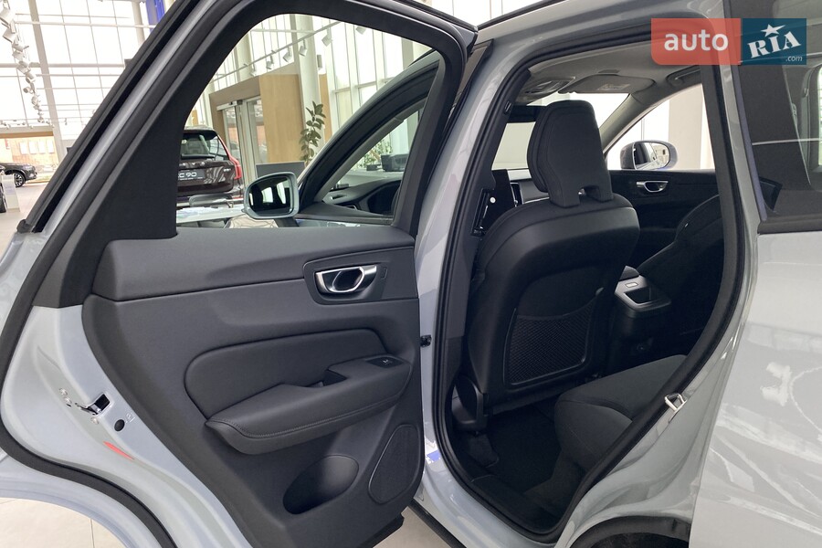 Volvo XC60 - фото 20