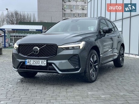 Volvo XC60 2025