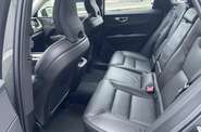 Volvo XC60 Plus Dark