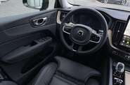 Volvo XC60 Plus Dark