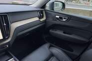 Volvo XC60 Plus Dark