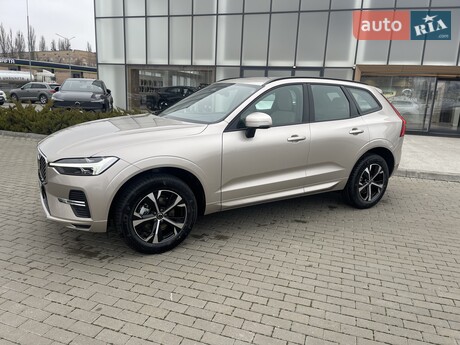 Volvo XC60 2025