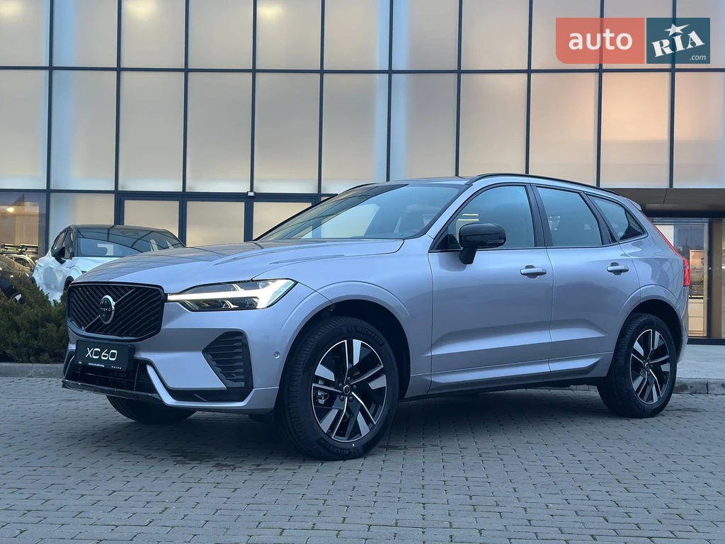 Volvo XC60 Plus Dark