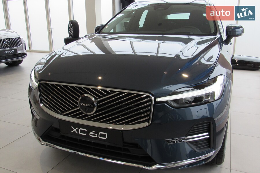 Volvo XC60 - фото 1