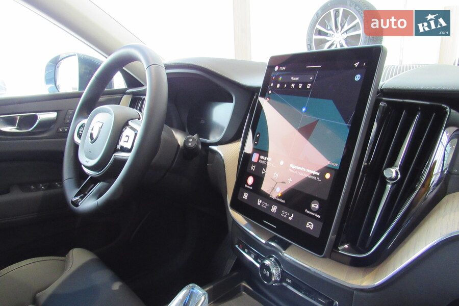 Volvo XC60 - фото 11