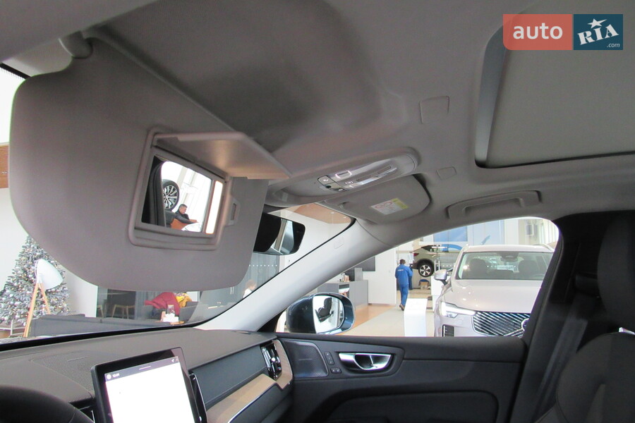 Volvo XC60 - фото 18