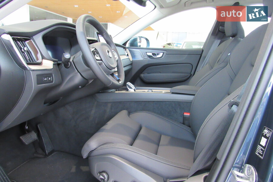 Volvo XC60 - фото 21