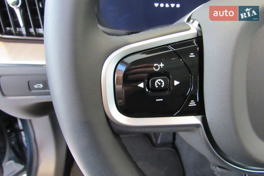 Volvo XC60 - фото 19