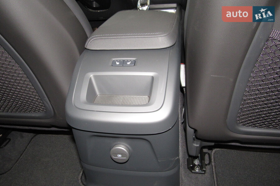Volvo XC60 - фото 22