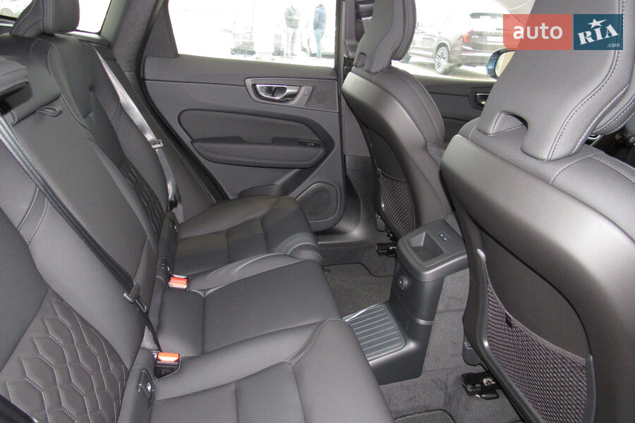 Volvo XC60 - фото 23