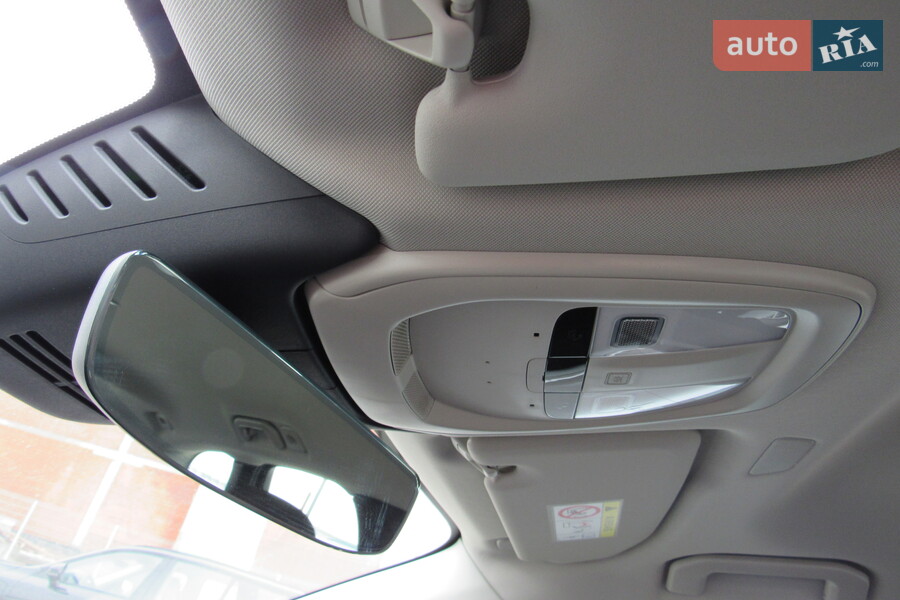 Volvo XC60 - фото 12