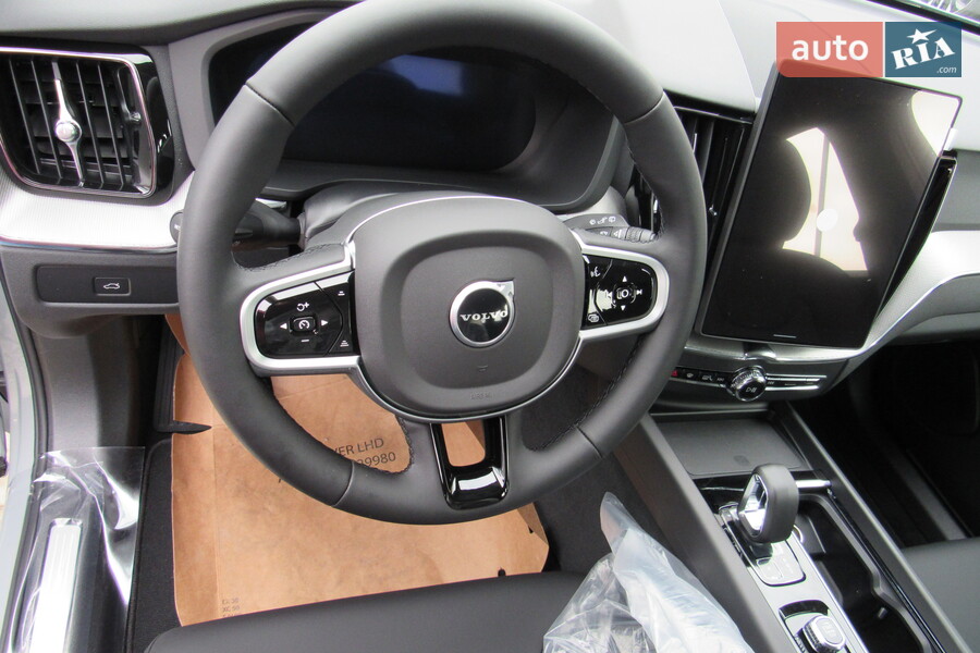 Volvo XC60 - фото 15