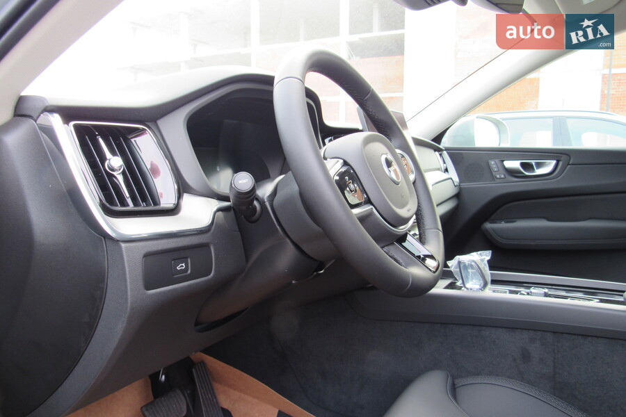 Volvo XC60 - фото 13