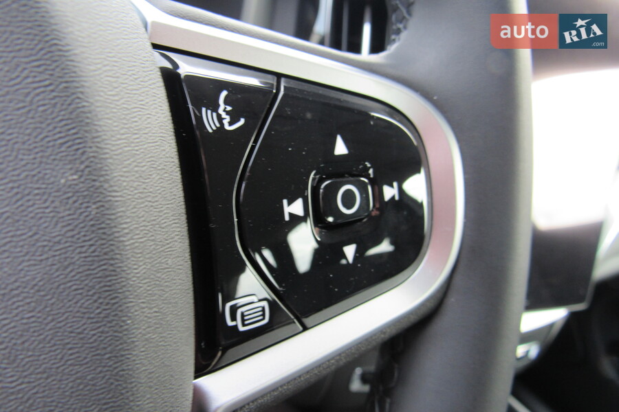 Volvo XC60 - фото 17