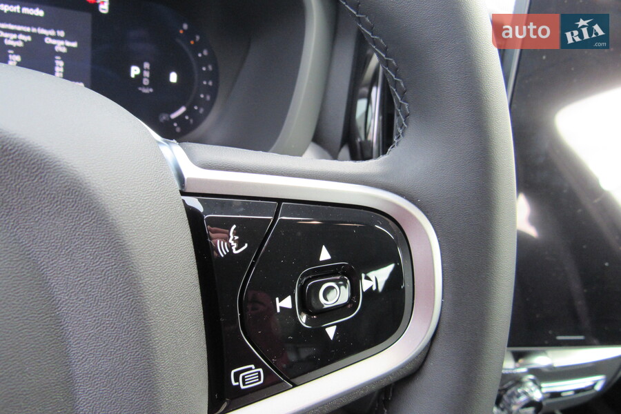 Volvo XC60 - фото 21