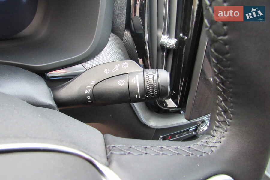 Volvo XC60 - фото 15