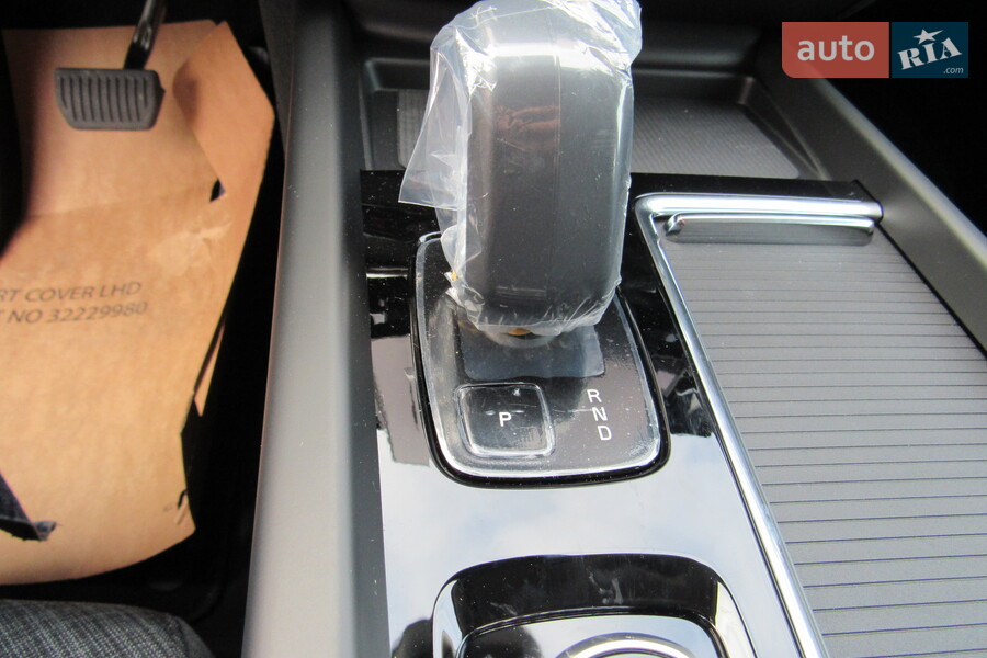 Volvo XC60 - фото 16