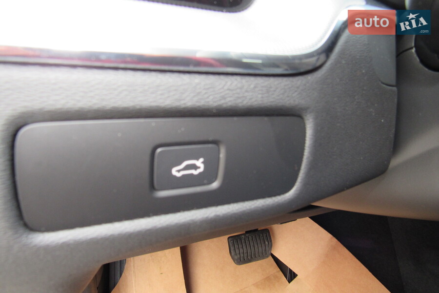 Volvo XC60 - фото 17