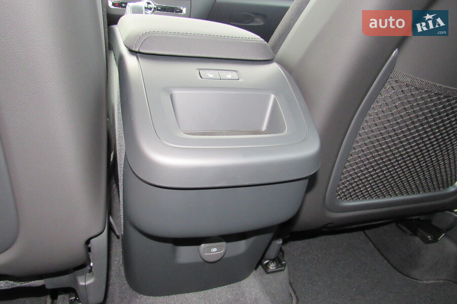 Volvo XC60 - фото 18