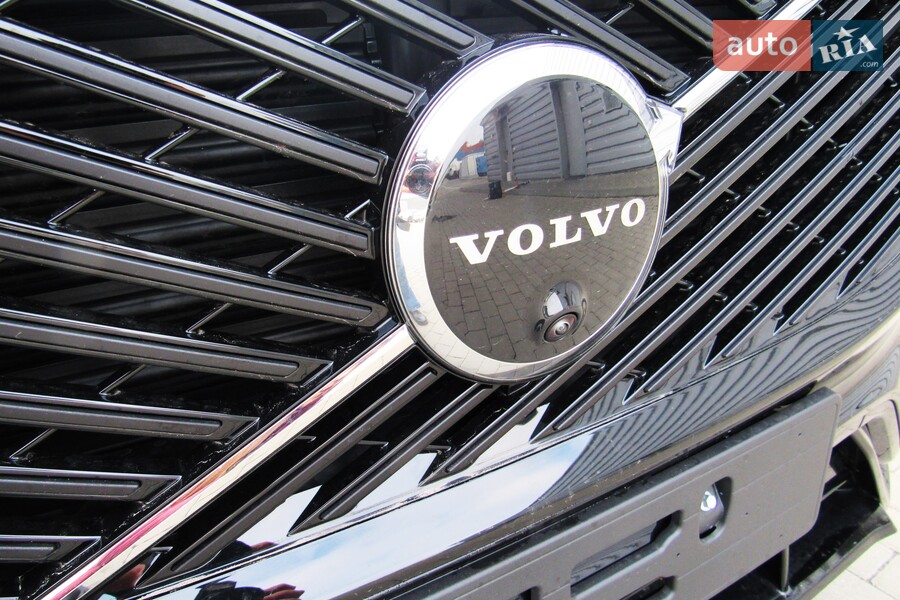 Volvo XC60 - фото 8