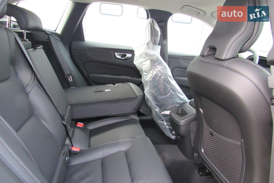 Volvo XC60 - фото 9