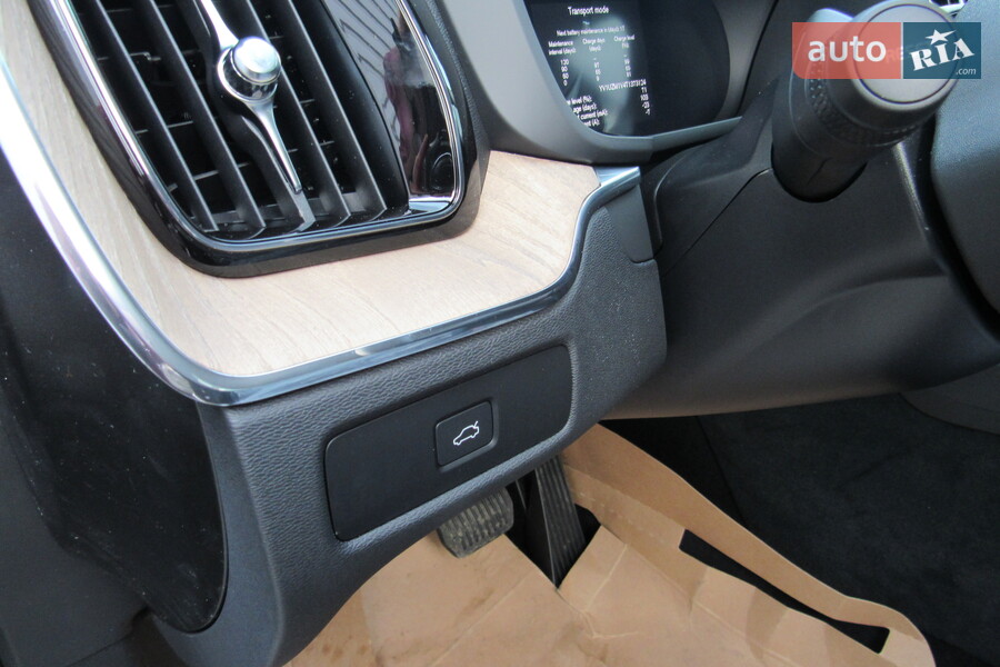 Volvo XC60 - фото 11