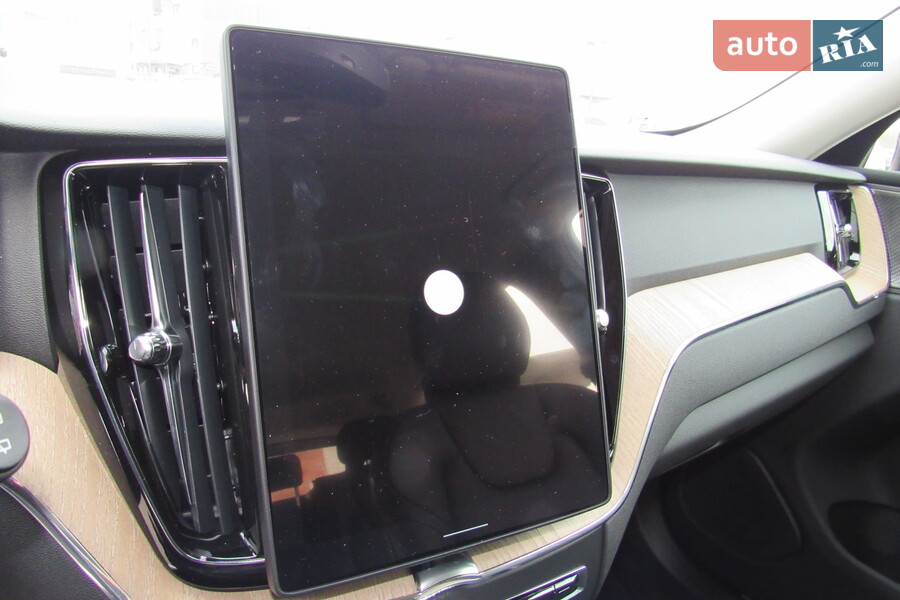 Volvo XC60 - фото 15
