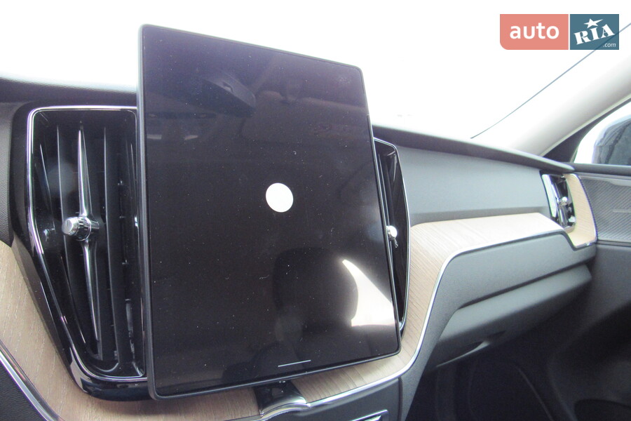 Volvo XC60 - фото 14