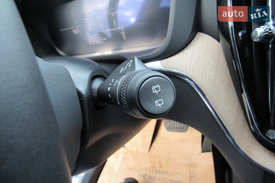 Volvo XC60 - фото 13