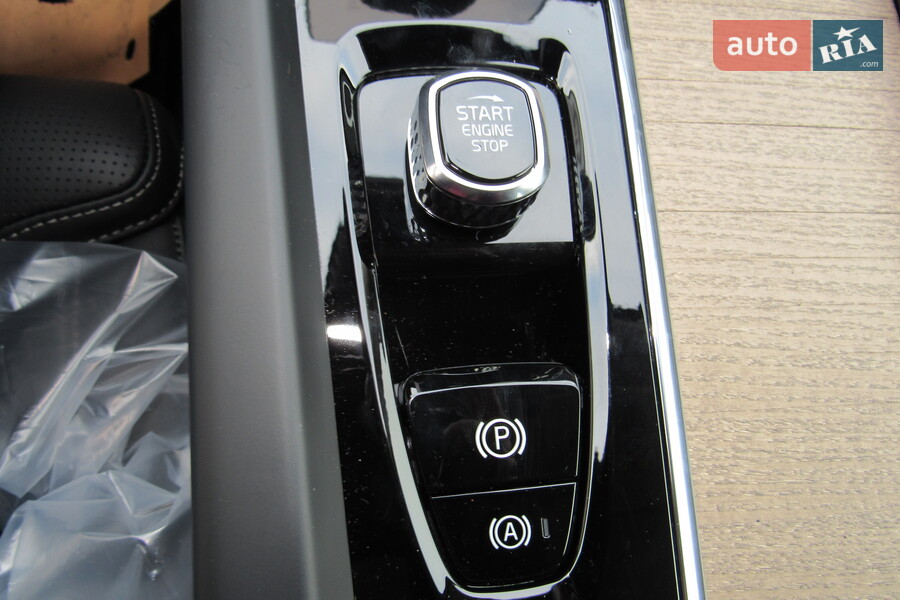 Volvo XC60 - фото 16