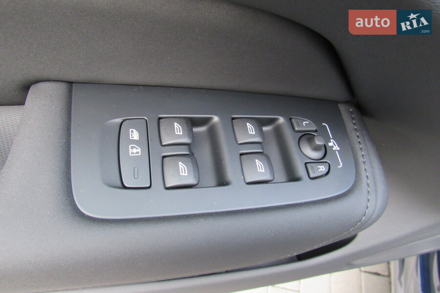 Volvo XC60 - фото 20